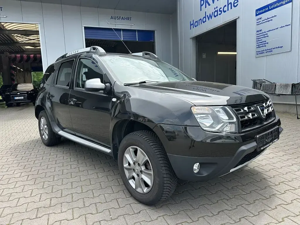 Gebraucht Dacia Duster Basis 125 PS (91 kW) 2016 Schwarz SUV