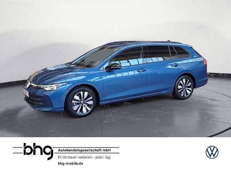Anemonenblau metallic Gebraucht 2024 VW Golf VIII Life Kombi | 30.490 € (Etwas zu teuer) - Bild 1/4
