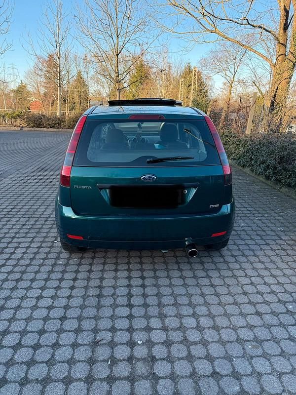 Usata Ford Fiesta 70 CV (51 kW) 2002 Verde Utilitaria