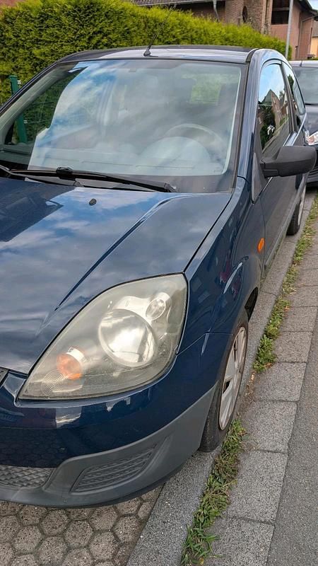 Blau Gebraucht 2008 Ford Fiesta Kleinwagen | 2.500 € (Etwas zu teuer) - Bild 1/4