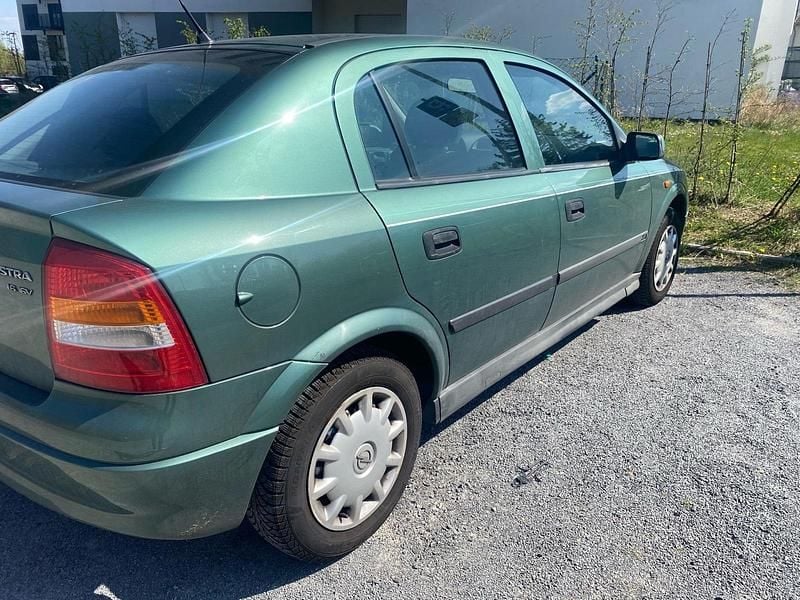Grün Gebraucht 1998 Opel Astra Elegance Limousine | 1.450 € (Guter Preis) - Bild 1/4