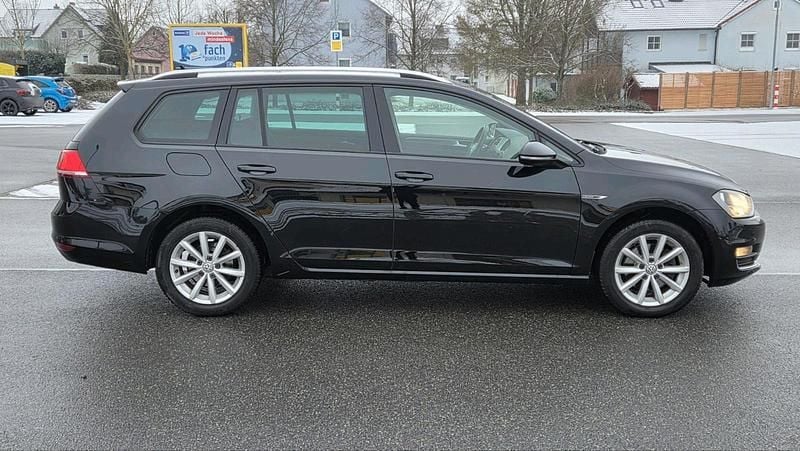 Gebraucht VW Golf VII LOUNGE 110 PS (80 kW) 2015 Schwarz Kombi