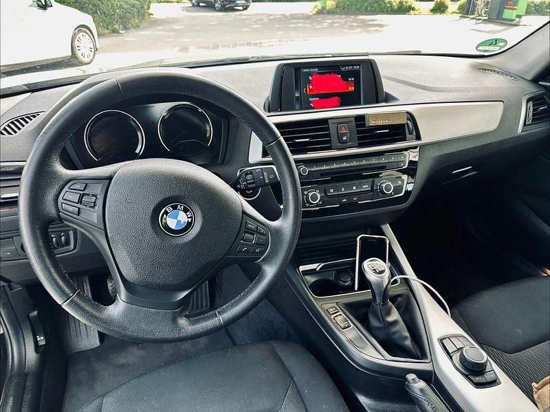 Gebraucht BMW 118 Advantage 136 PS (100 kW) 2018 Schwarz Kleinwagen