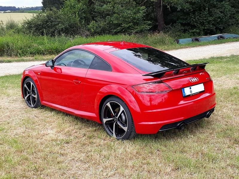 Gebraucht Audi TT Competition 230 PS (169 kW) 2017 Rot Coupé
