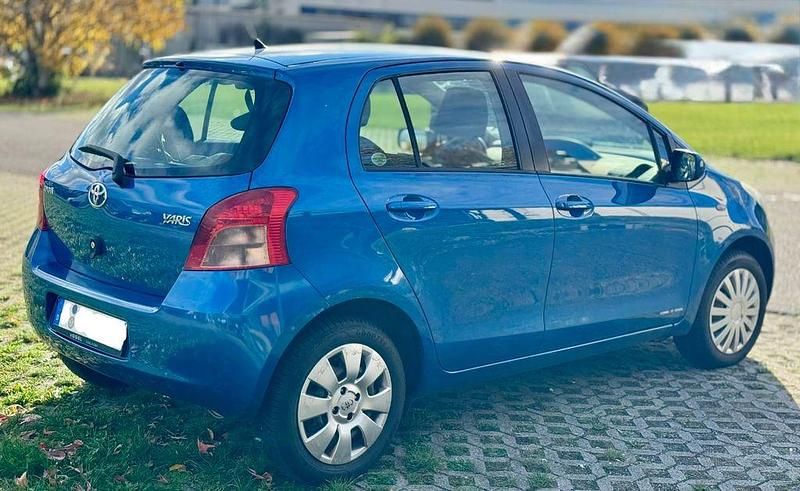 Blau Gebraucht 2007 Toyota Yaris Sol Limousine | 2.890 € (Guter Preis) - Bild 1/4