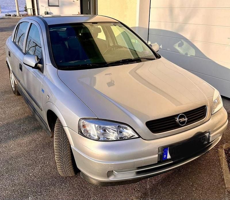 Silber Gebraucht 2001 Opel Astra Limousine | 999 € (Superpreis) - Bild 1/3