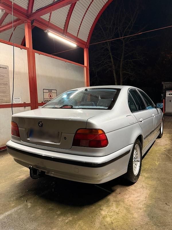 Silber Gebraucht 1999 BMW 528 Limousine | 3.600 € (Guter Preis) - Bild 1/4
