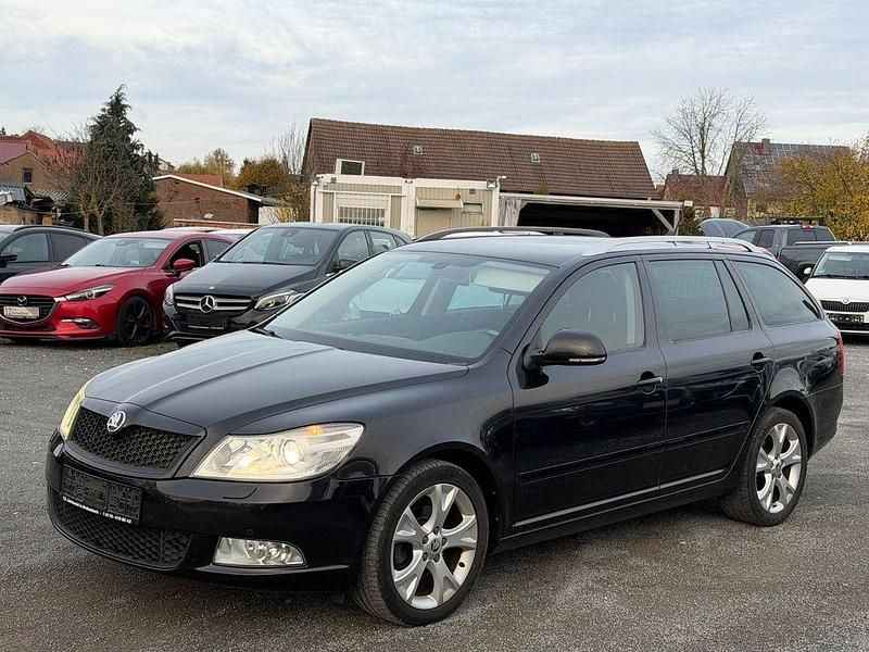 Gebraucht Skoda Octavia Elegance 105 PS (77 kW) 2011 Schwarz Kombi