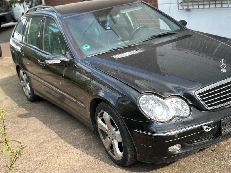 Schwarz Gebraucht 2003 Mercedes C220 Kombi | 999 € (Guter Preis) - Bild 1/4
