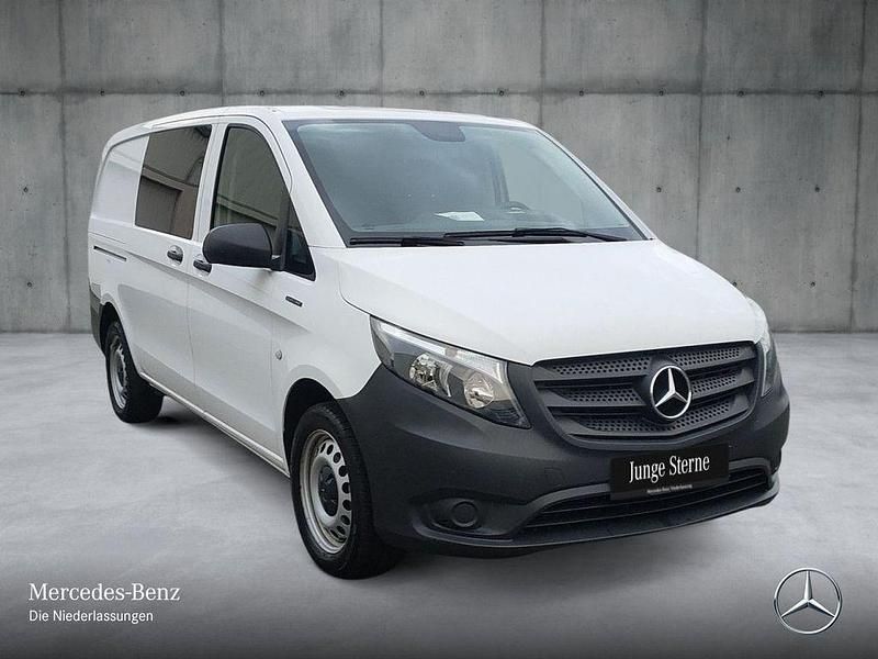 Gebraucht Mercedes e-Vito 85 kW (116 PS) 2021 Weiß Van / Kleinbus