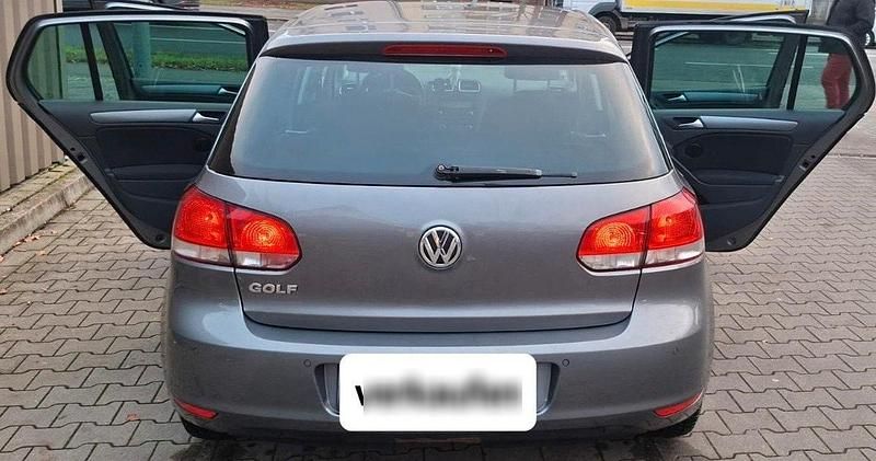 Gebraucht VW Golf VI Style 105 PS (77 kW) 2011 Grau Kleinwagen