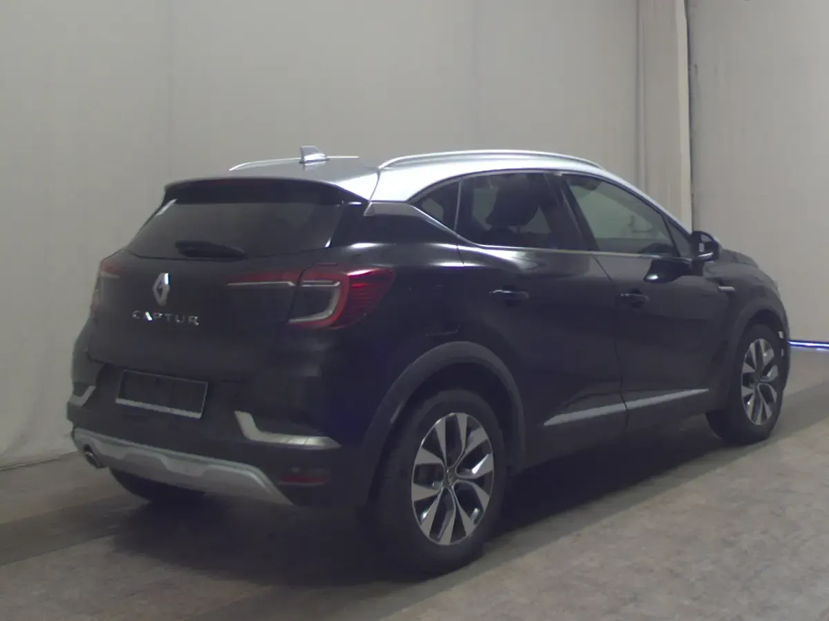 Begagnad Renault Captur Bose Edition 140 HK (102 kW) 2021 Svart SUV