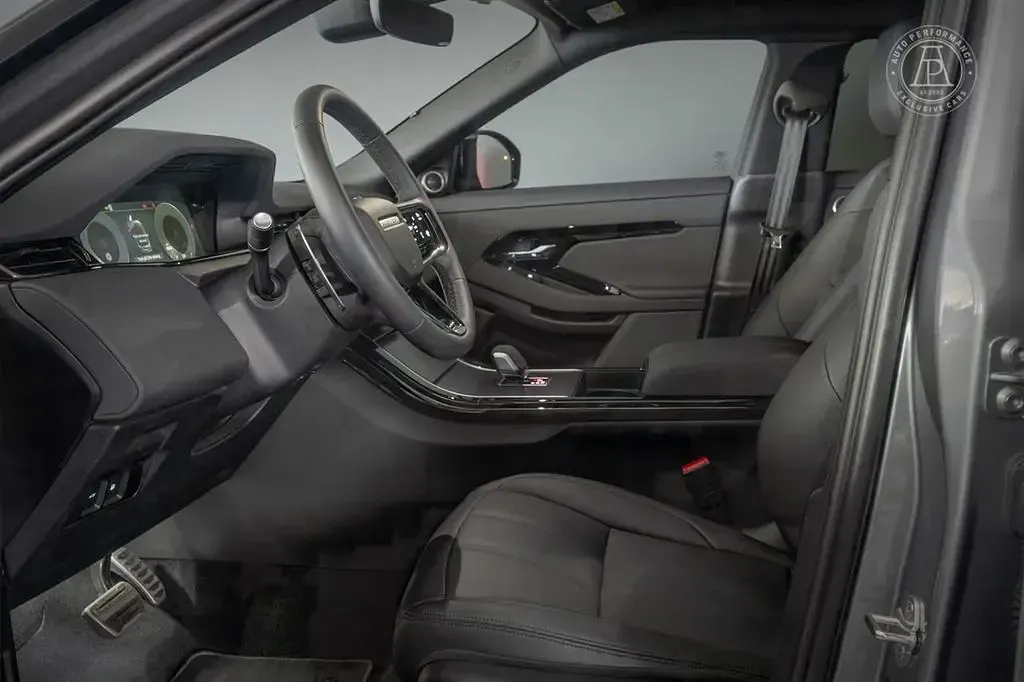Gebraucht Land Rover Range Rover evoque SE Dynamic 160 PS (117 kW) 2025 Grau SUV