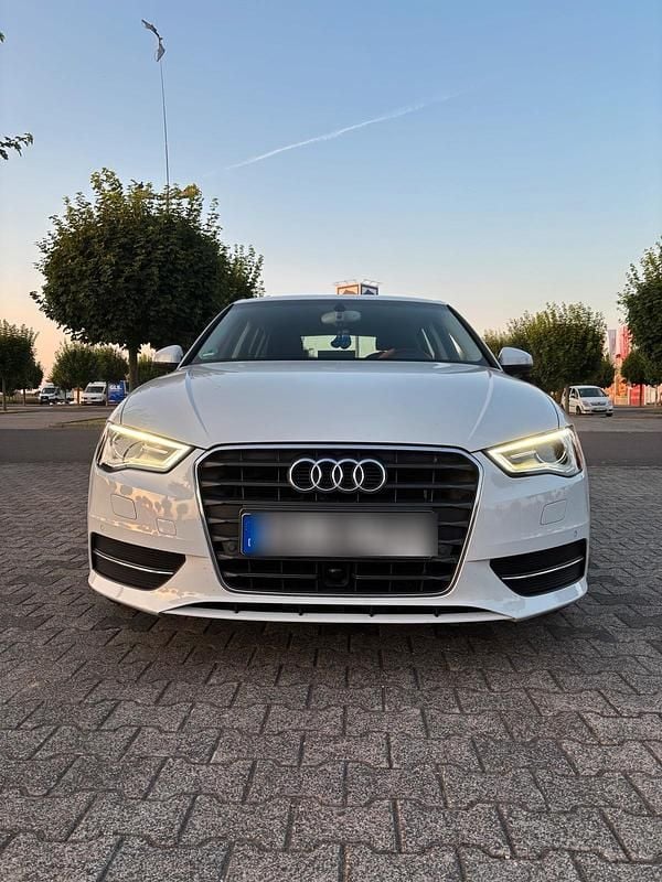 Weiß Gebraucht 2013 Audi A3 Comfort Kombi | 13.250 € (Fairer Preis) - Bild 1/4