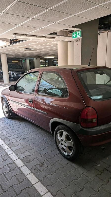 Second-hand Opel Corsa Edition 55 CP (40 kW) 2000 Andere farben Hatchback