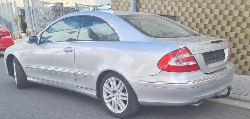 Gebraucht Mercedes CLK320 218 PS (160 kW) 2003 Silber Coupé