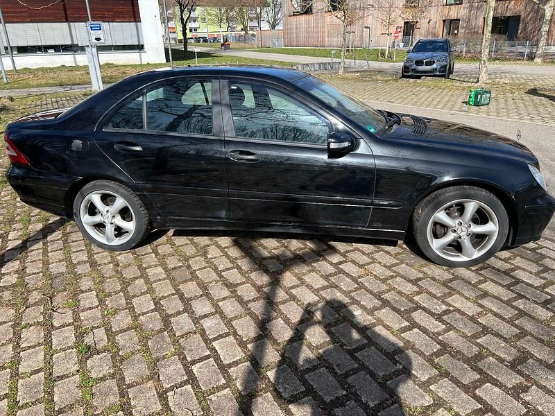 Gebraucht Mercedes C180 143 PS (105 kW) 2004 Schwarz Limousine