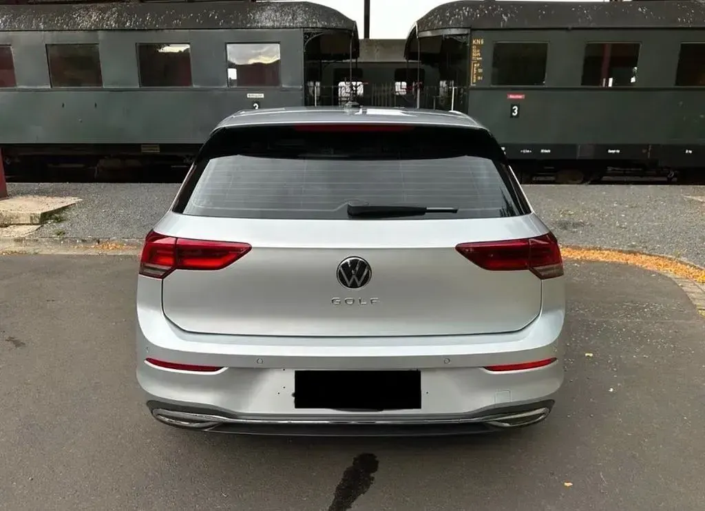 Gebraucht VW Golf VII Highline 150 PS (110 kW) 2020 Silber Limousine