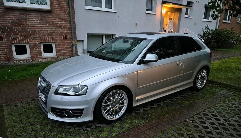 Silber Gebraucht 2009 Audi S3 Kleinwagen | 8.999 € (Fairer Preis) - Bild 1/4