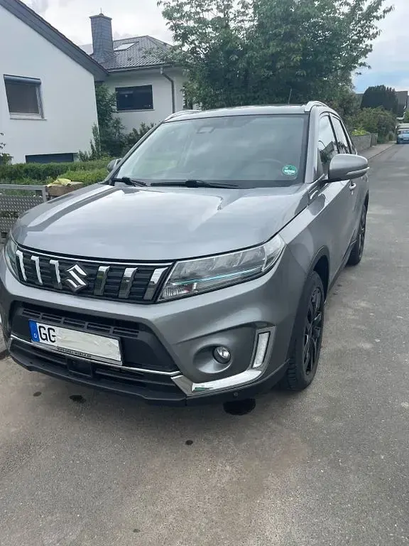 Gebraucht Suzuki Vitara Comfort+ 129 PS (94 kW) 2020 Grau SUV