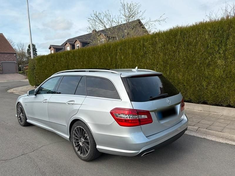 Gebraucht Mercedes E350 AMG 265 PS (194 kW) 2012 Silber Kombi