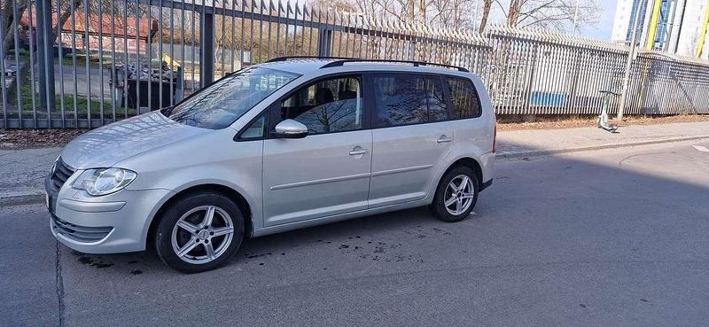 Silber Gebraucht 2009 VW Touran Van / Kleinbus | 4.150 € (Guter Preis) - Bild 1/4