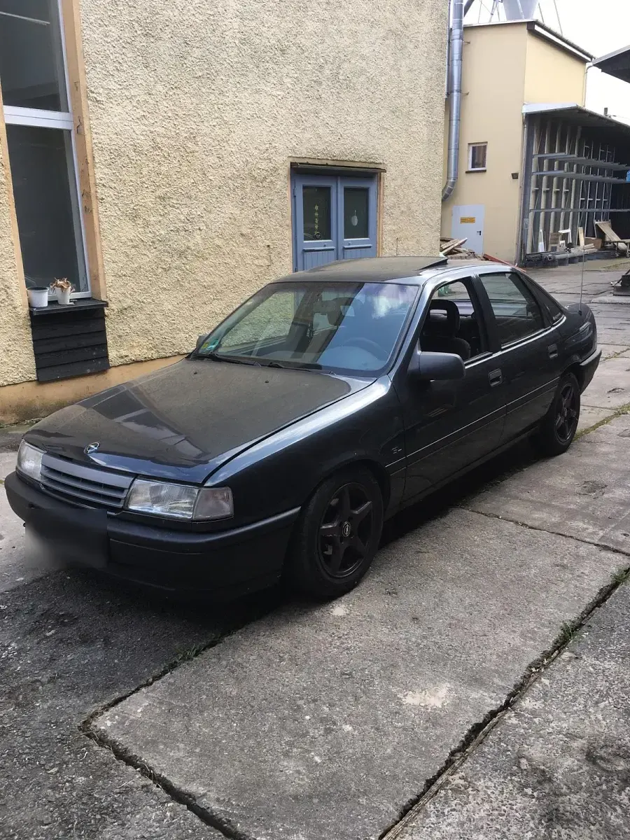 Gebraucht Opel Vectra 90 PS (66 kW) 1992 Schwarz Limousine