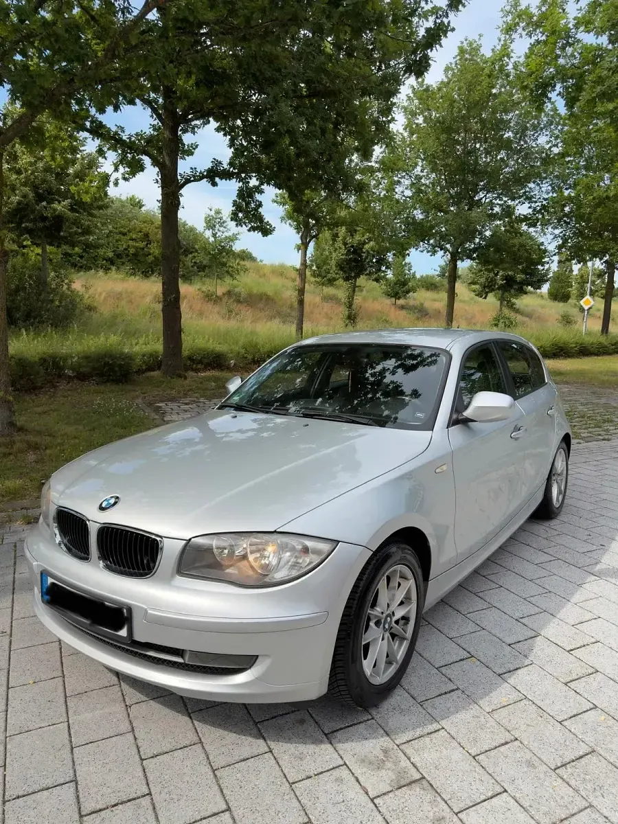 Gebraucht BMW 118 143 PS (105 kW) 2011 Grau Kleinwagen