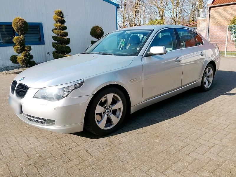 Gebraucht BMW 520 170 PS (125 kW) 2007 Silber Limousine