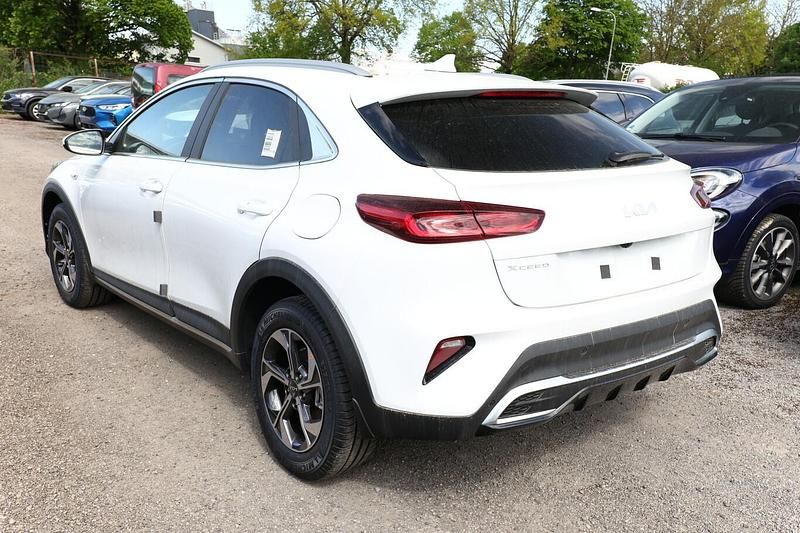 Neu Kia XCeed 116 PS (85 kW) 2026 Weiß metallic SUV