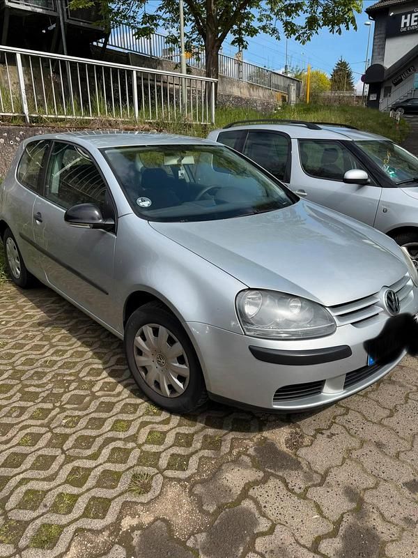 Second-hand VW Golf 2003 Argintiu Coupe