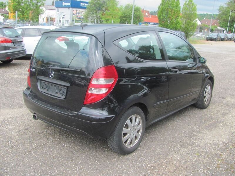 Gebraucht Mercedes A150 95 PS (69 kW) 2007 Kosmosschwarz Limousine