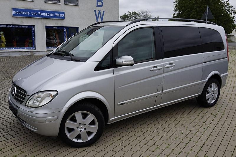 Silber Gebraucht 2006 Mercedes Viano Van / Kleinbus | 12.999 € (Teuer) - Bild 1/4