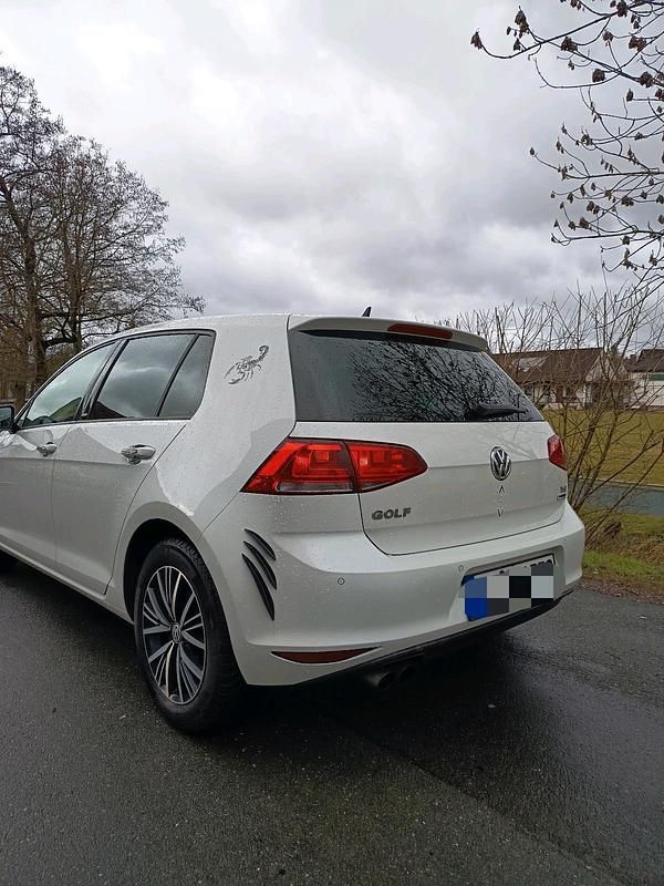 Gebraucht VW Golf VII 125 PS (91 kW) 2016 Weiß Limousine