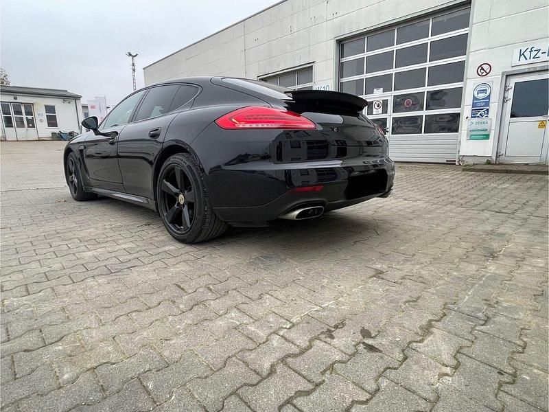 Schwarz Gebraucht 2014 Porsche Panamera Limousine | 29.300 € (Fairer Preis) - Bild 1/4