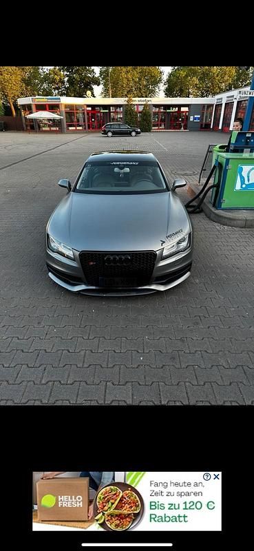 Grau Gebraucht 2010 Audi A4 Design Coupé | 23.000 € - Bild 1/4