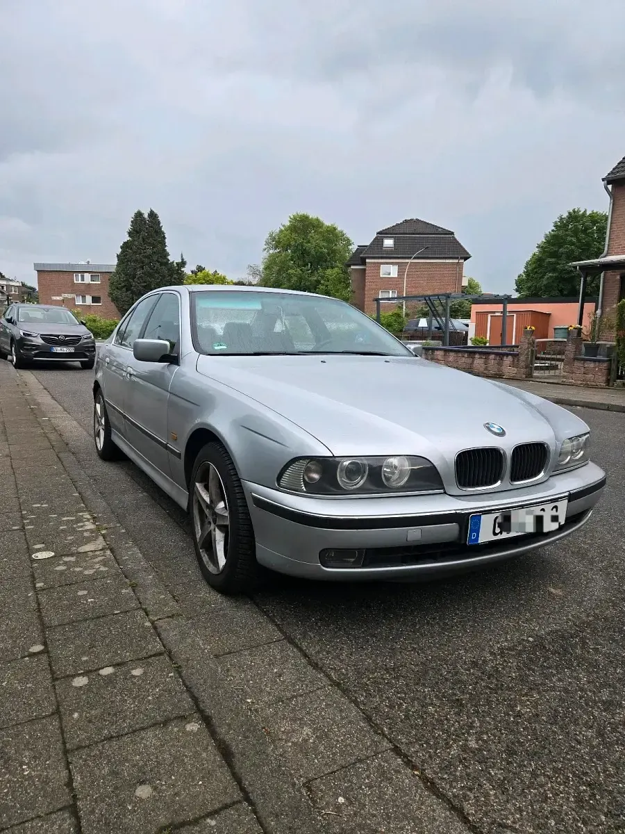 Gebraucht BMW 523 170 PS (125 kW) 1997 Silber Limousine