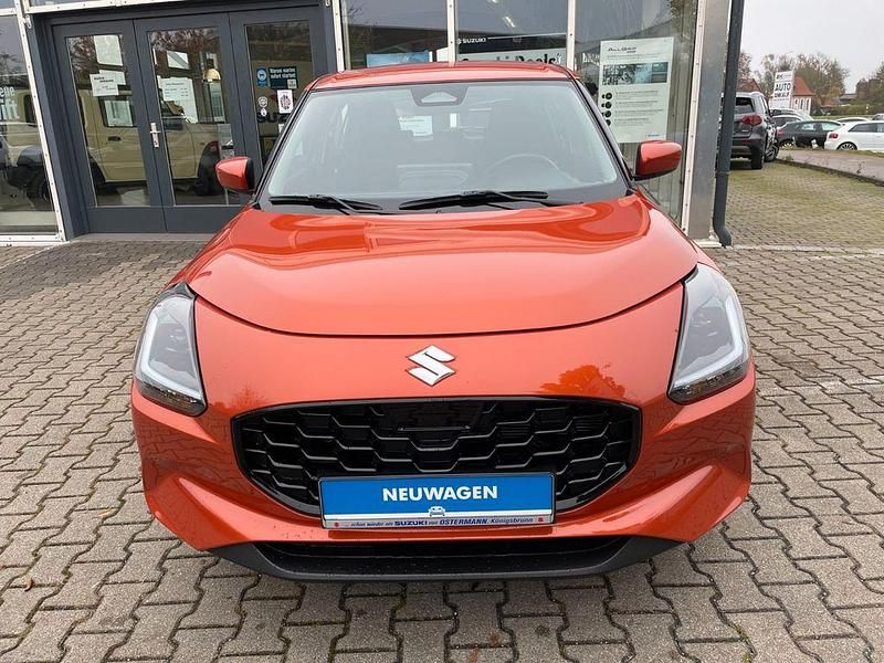 Gebraucht Suzuki Swift Club 83 PS (61 kW) 2024 Orange Kleinwagen