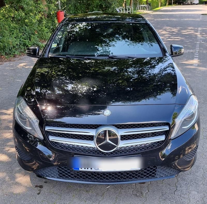 Gebraucht Mercedes A220 184 PS (135 kW) 2015 Schwarz Limousine