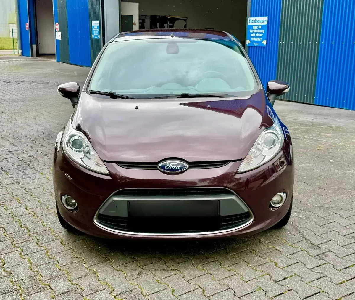 Gebraucht Ford Fiesta 95 PS (69 kW) 2011 Braun Kleinwagen
