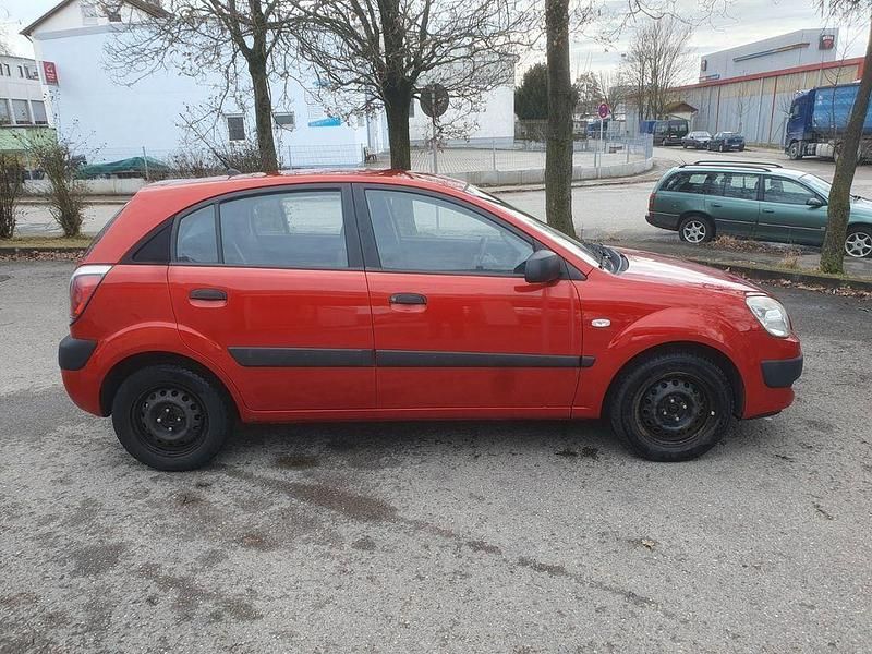 Gebraucht Kia Rio Basis 97 PS (71 kW) 2009 Rot Limousine