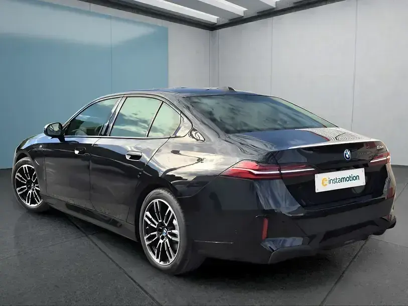 Gebraucht BMW 530 2024 Schwarz Limousine