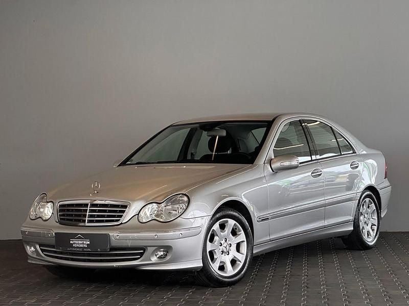 Silber Gebraucht 2005 Mercedes C180 Limousine | 6.999 € (Teuer) - Bild 1/4
