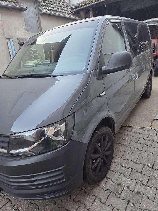 Gebraucht VW Transporter 102 PS (75 kW) 2016 Grau Van