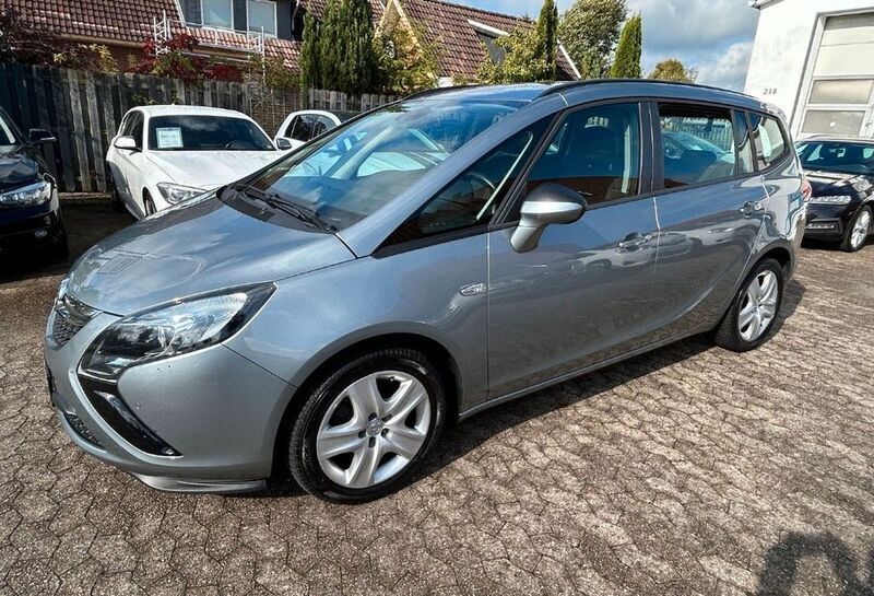 Silber Gebraucht 2015 Opel Zafira Tourer Edition Van / Kleinbus | 6.490 € (Fairer Preis) - Bild 1/4
