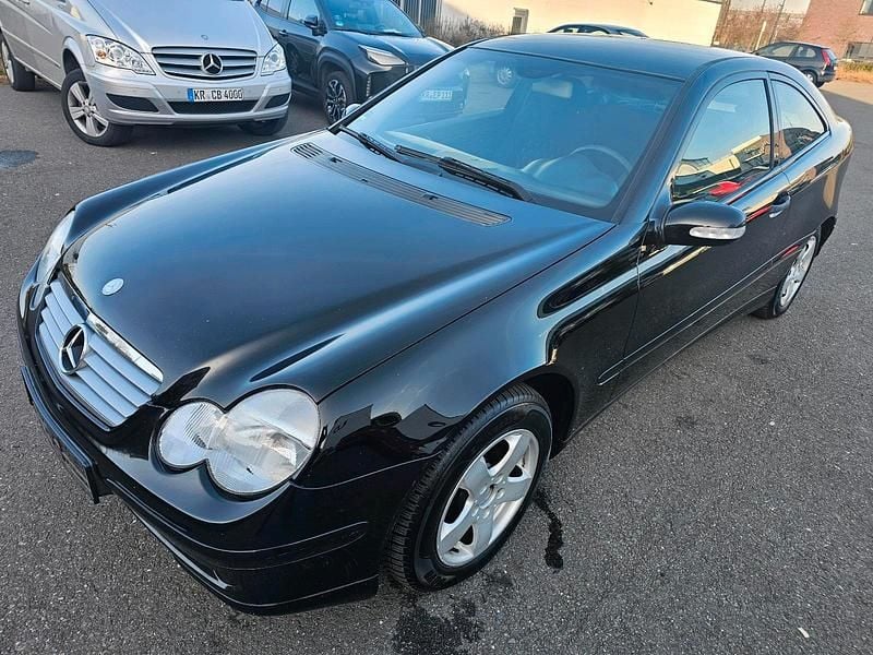 Gebraucht Mercedes C180 143 PS (105 kW) 2003 Schwarz Coupé