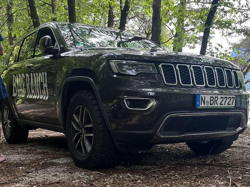 Braun Gebraucht 2017 Jeep Grand Cherokee Limited SUV | 20.000 € (Etwas zu teuer) - Bild 1/4