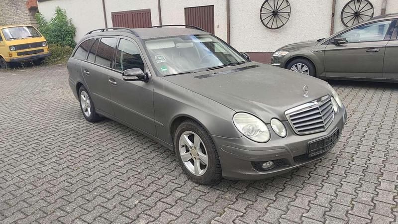 Hellelfenbein Gebraucht 2007 Mercedes E220 Kombi | 1.999 € (Guter Preis) - Bild 1/4