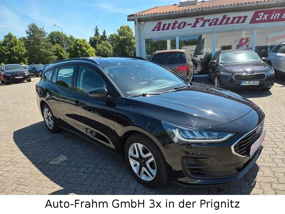Używany Ford Focus Cool & Connect 135 KM (99 kW) 2022 Czarny Kombi