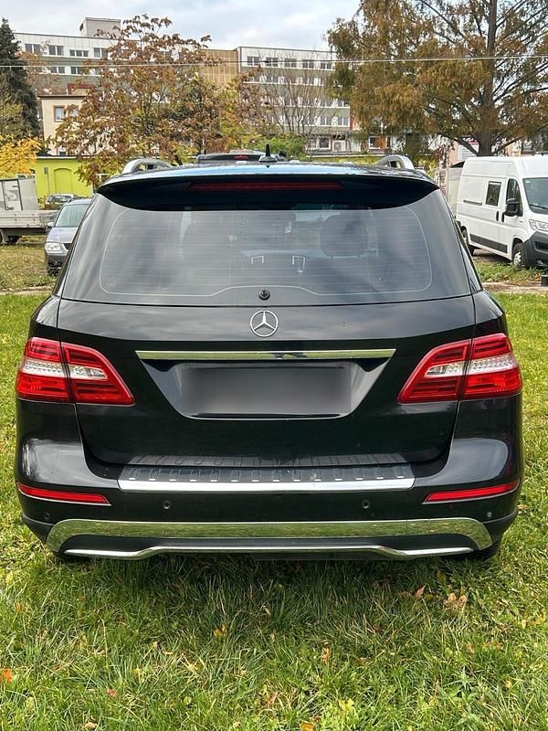 Gebraucht Mercedes ML350 258 PS (189 kW) 2013 Schwarz SUV